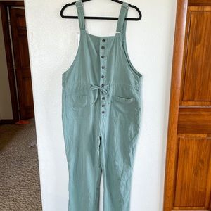 Sage Colored boutique jumpsuit- size medium, fits large! Never worn